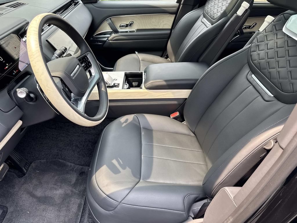 Certified 2024 Land Rover Range Rover SV AWD/4WD image 23