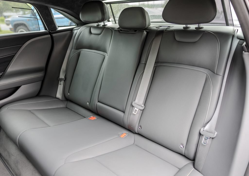 Used 2024 Lucid Air Pure RWD image 16