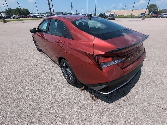 Used 2025 Hyundai Elantra Sport FWD image 7