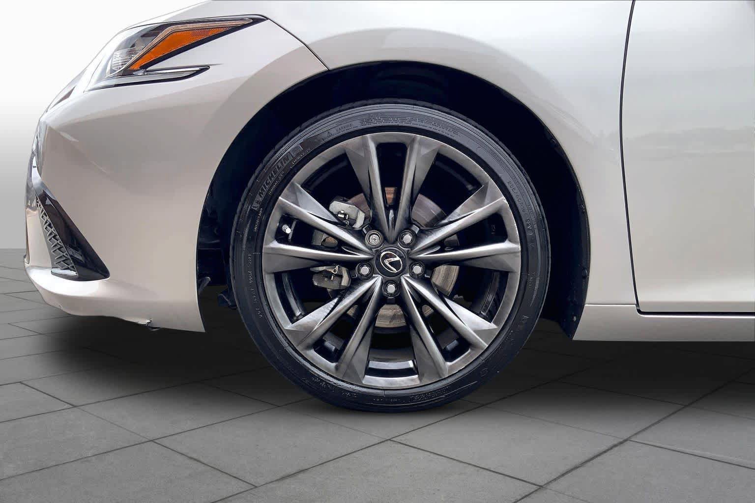 Used 2021 Lexus ES 350 F Sport w/ Accessory Package FWD image 11