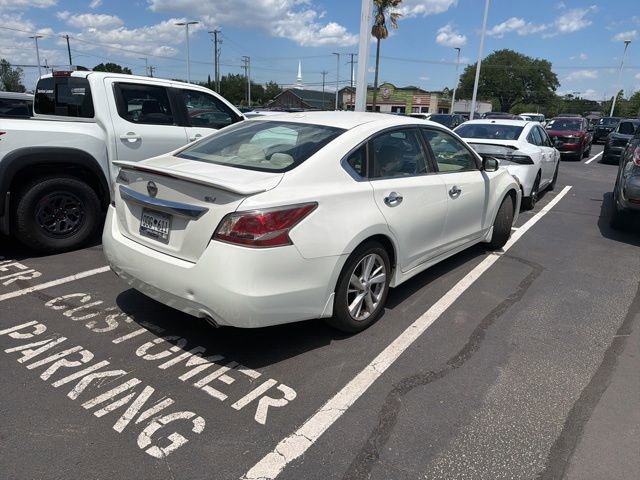 Used 2015 Nissan Altima 2.5 SV w/ Convenience Package FWD image 7