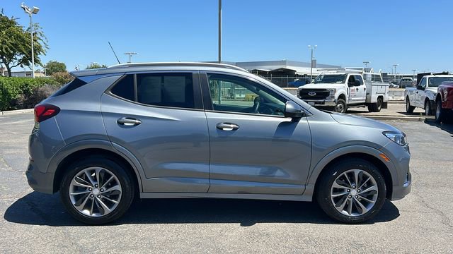 Used 2020 Buick Encore GX Preferred w/ Sport Touring Package FWD image 2