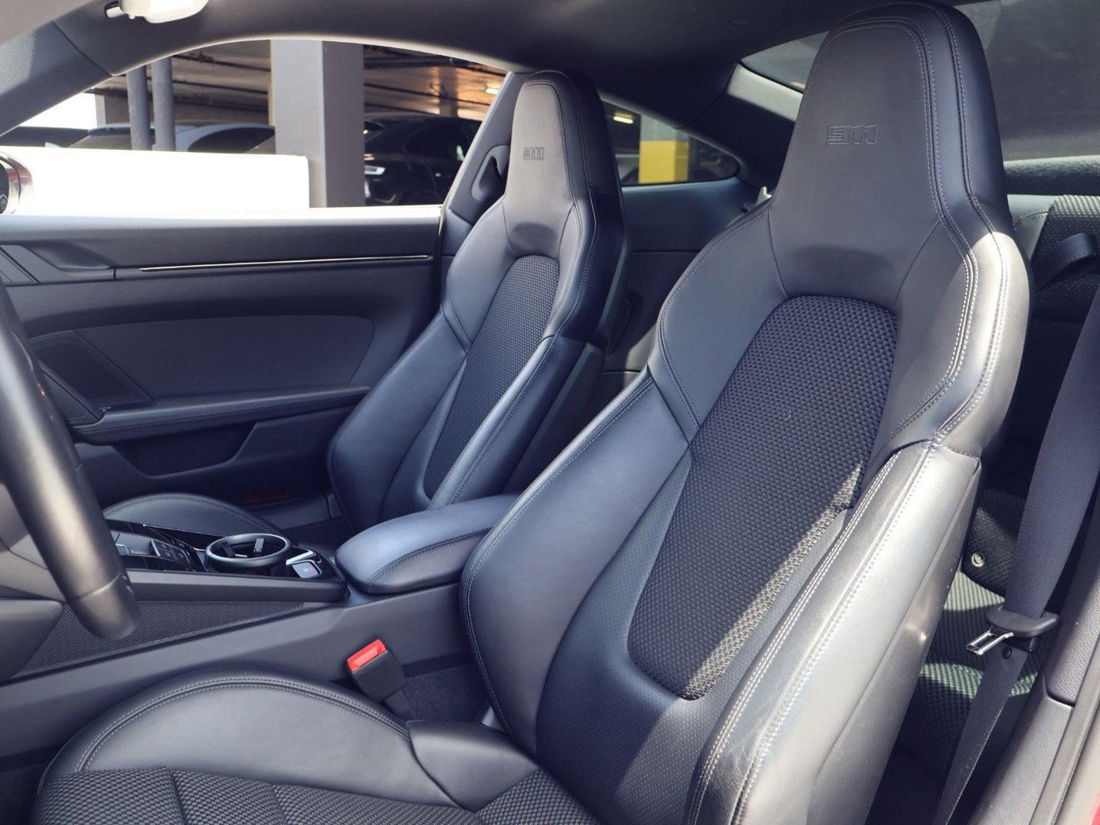Certified 2024 Porsche 911 Carrera RWD image 5