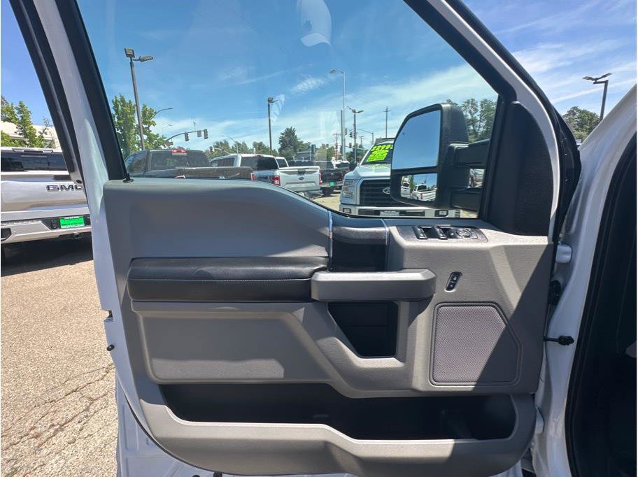 Used 2017 Ford F150 XLT AWD/4WD image 14