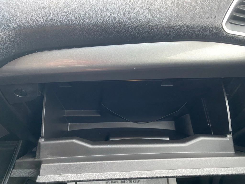 Used 2015 Ford Edge SEL image 37