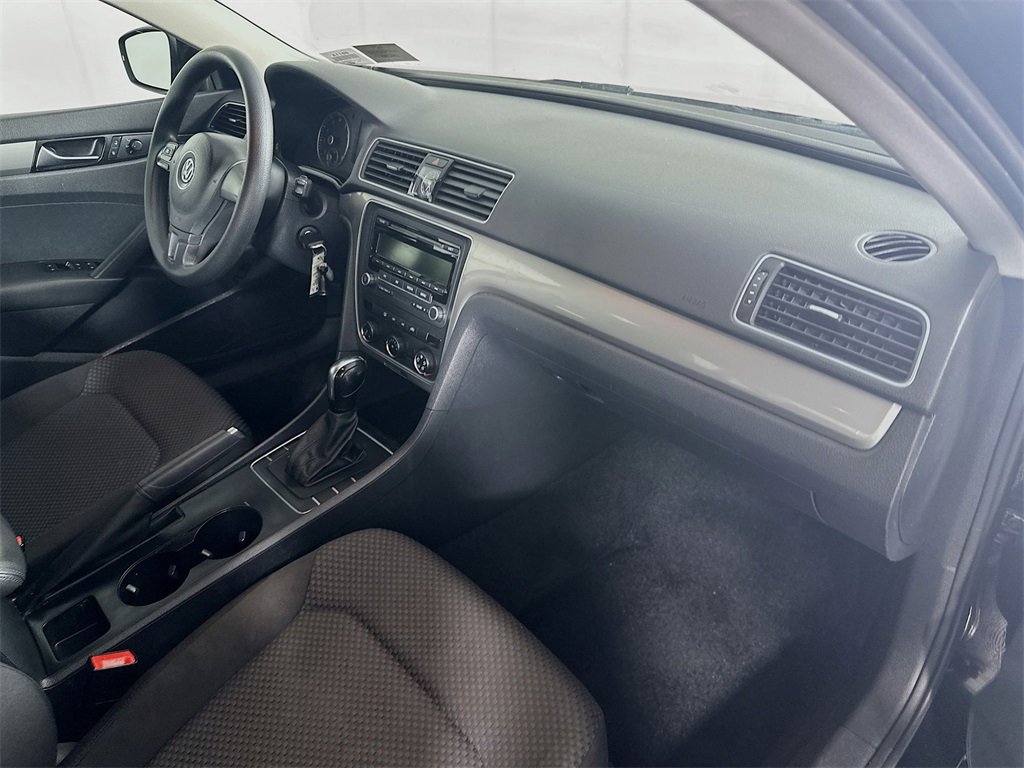 Used 2014 Volkswagen Passat 1.8T S image 30