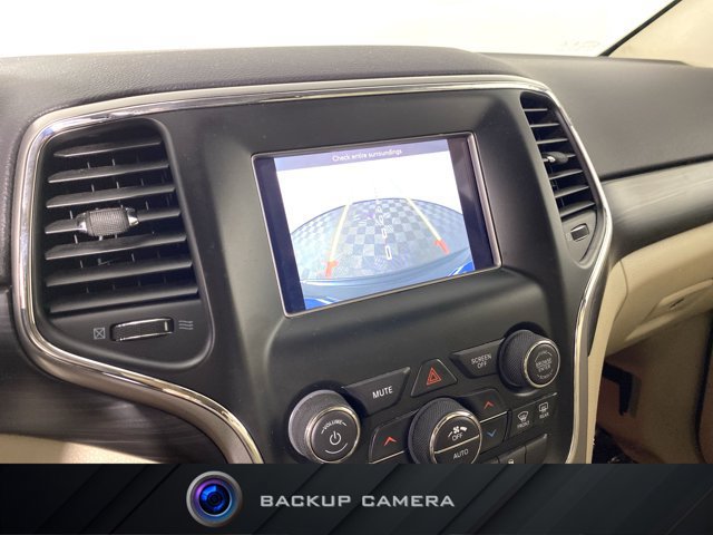 Used 2019 Jeep Grand Cherokee Laredo AWD/4WD image 4