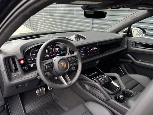 New 2026 Porsche Cayenne GTS image 4