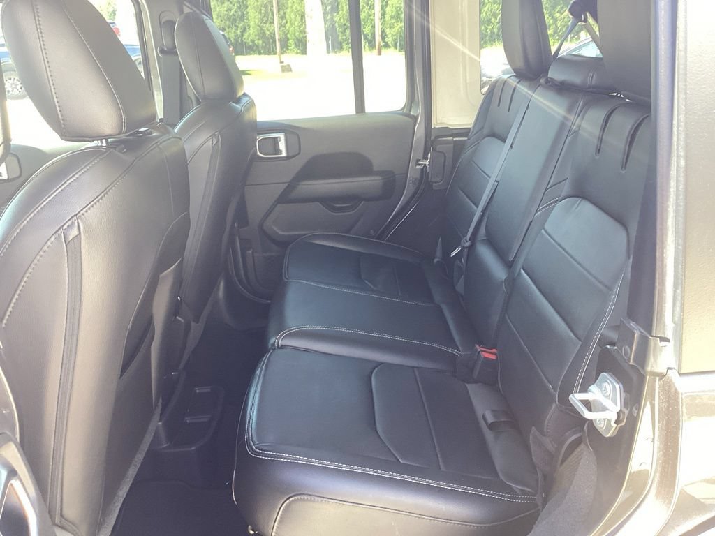 Used 2023 Jeep Wrangler Unlimited Sahara w/ Cold Weather Group AWD/4WD image 18