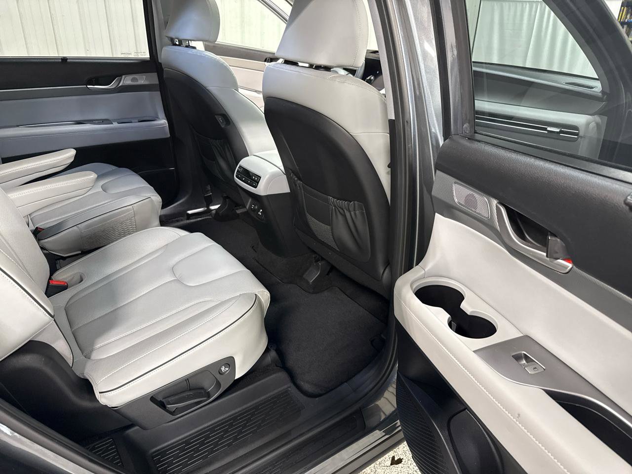 Used 2023 Hyundai Palisade SEL w/ Premium Package image 21