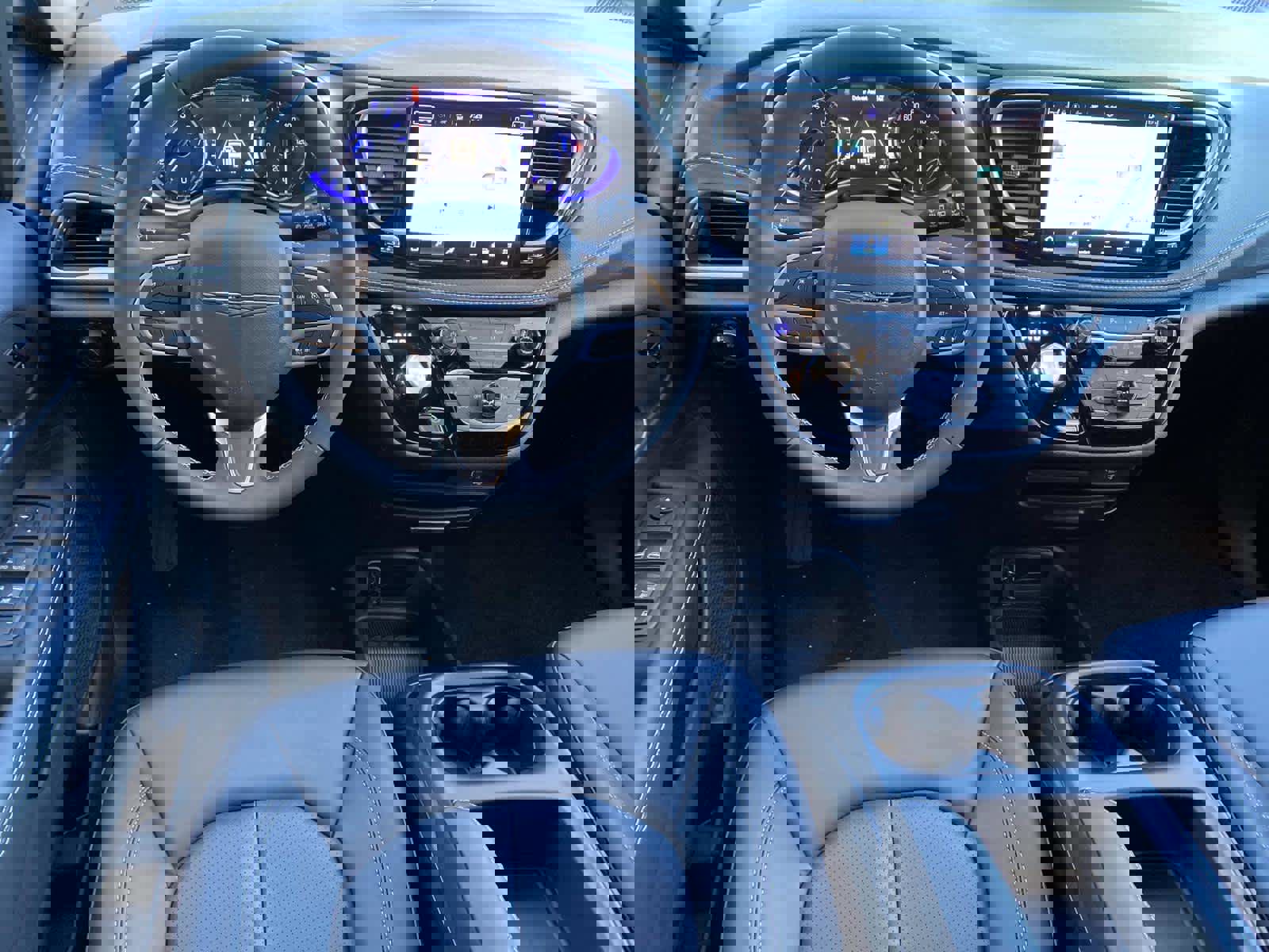 New 2026 Chrysler Pacifica Select FWD image 8