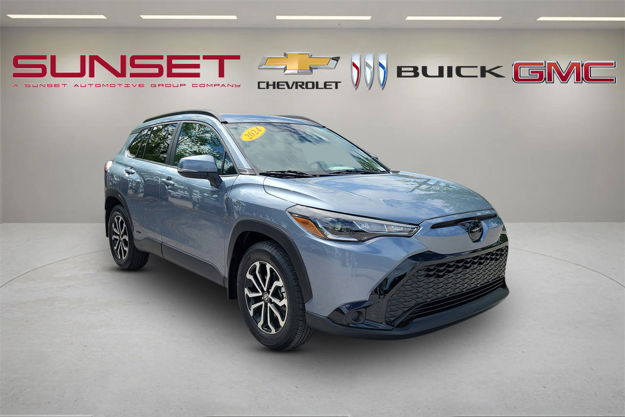 Used 2024 Toyota Corolla Cross SE image 1