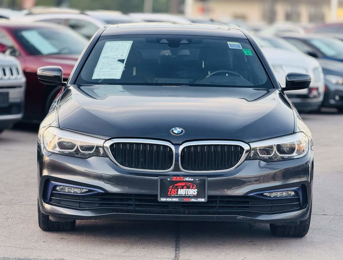 Used 2018 BMW 530i w/ Premium Package image 2