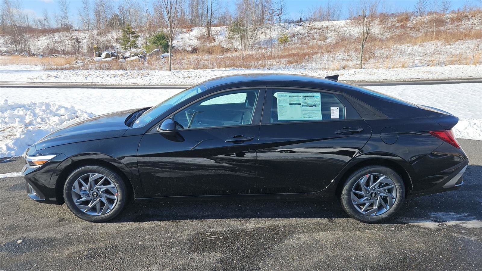 New 2026 Hyundai Elantra Blue image 4