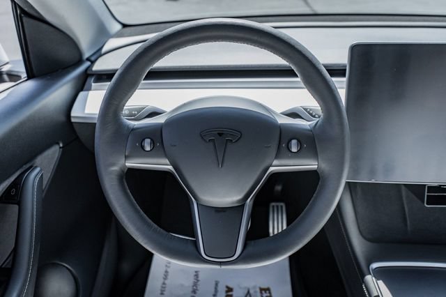 Used 2022 Tesla Model Y Performance AWD/4WD image 9