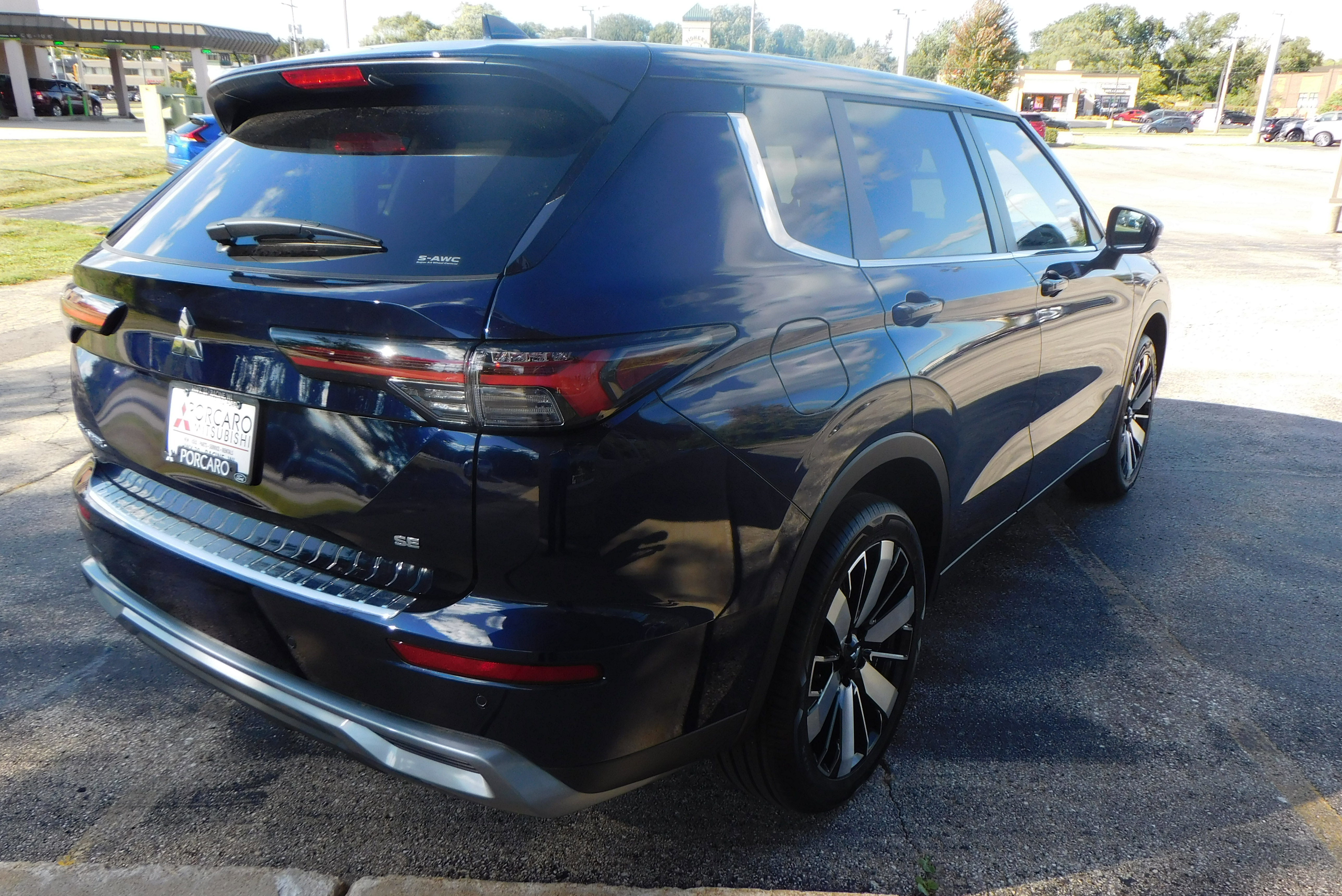 New 2025 Mitsubishi Outlander SE image 5
