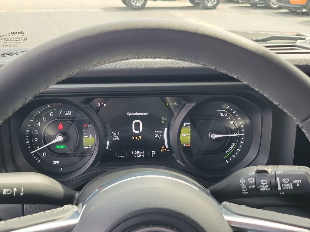 Certified 2025 Jeep Wrangler Unlimited Sahara w/ Safety Group AWD/4WD image 24