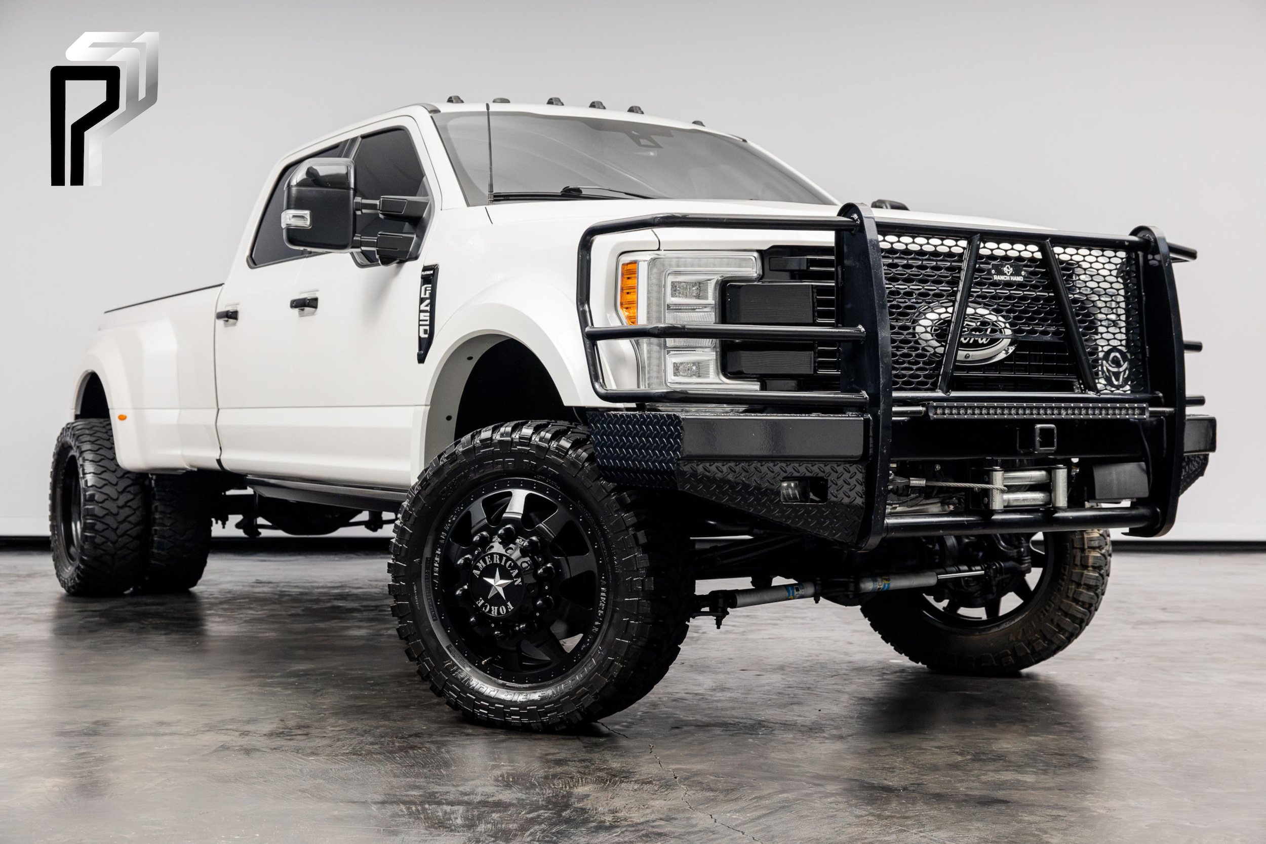 Used 2017 Ford F450 Platinum w/ Platinum Ultimate Package AWD/4WD image 1