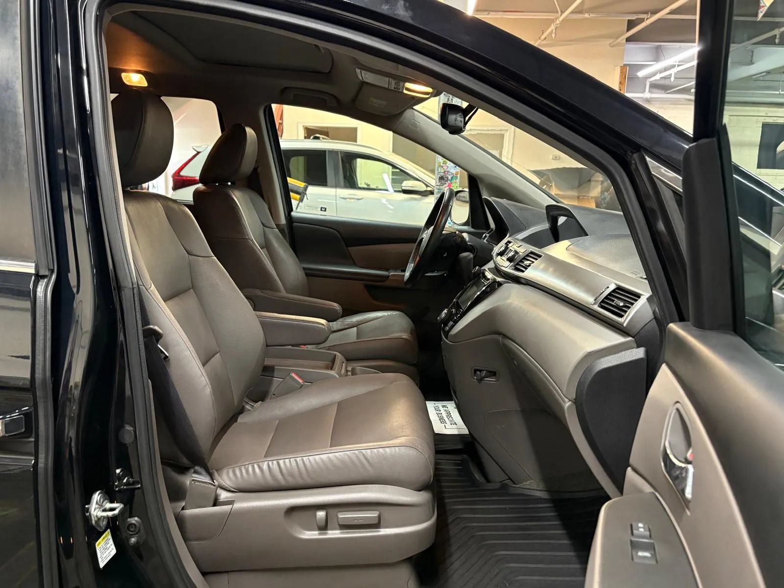 Used 2017 Honda Odyssey EX-L image 20
