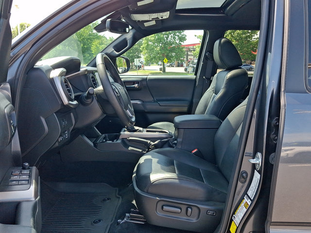 Used 2023 Toyota Tacoma Limited w/ Nightshade Package AWD/4WD image 13
