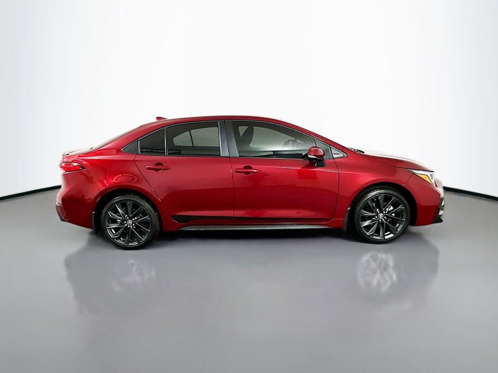 Certified 2025 Toyota Corolla SE FWD image 4
