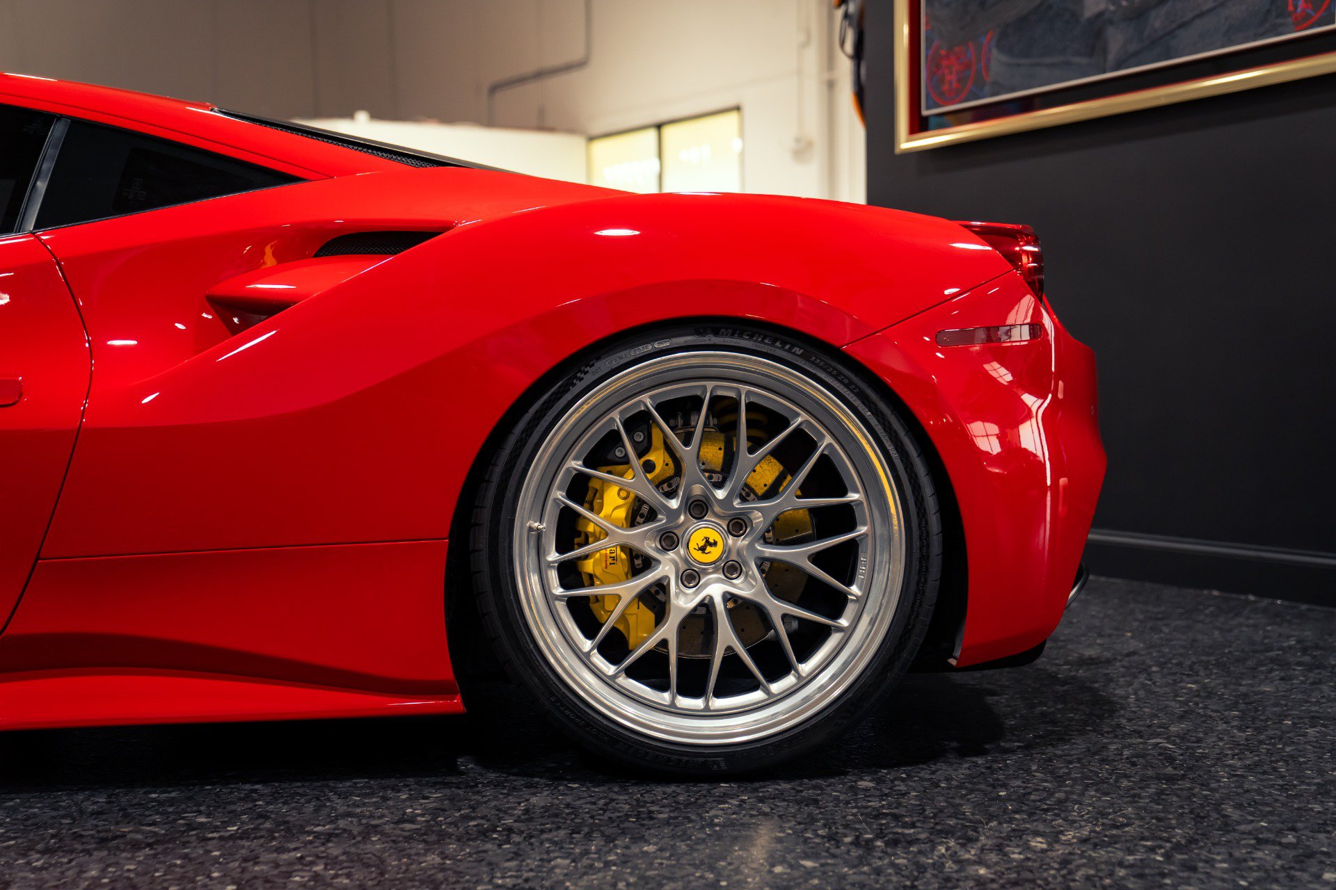 Used 2018 Ferrari 488 GTB RWD image 18