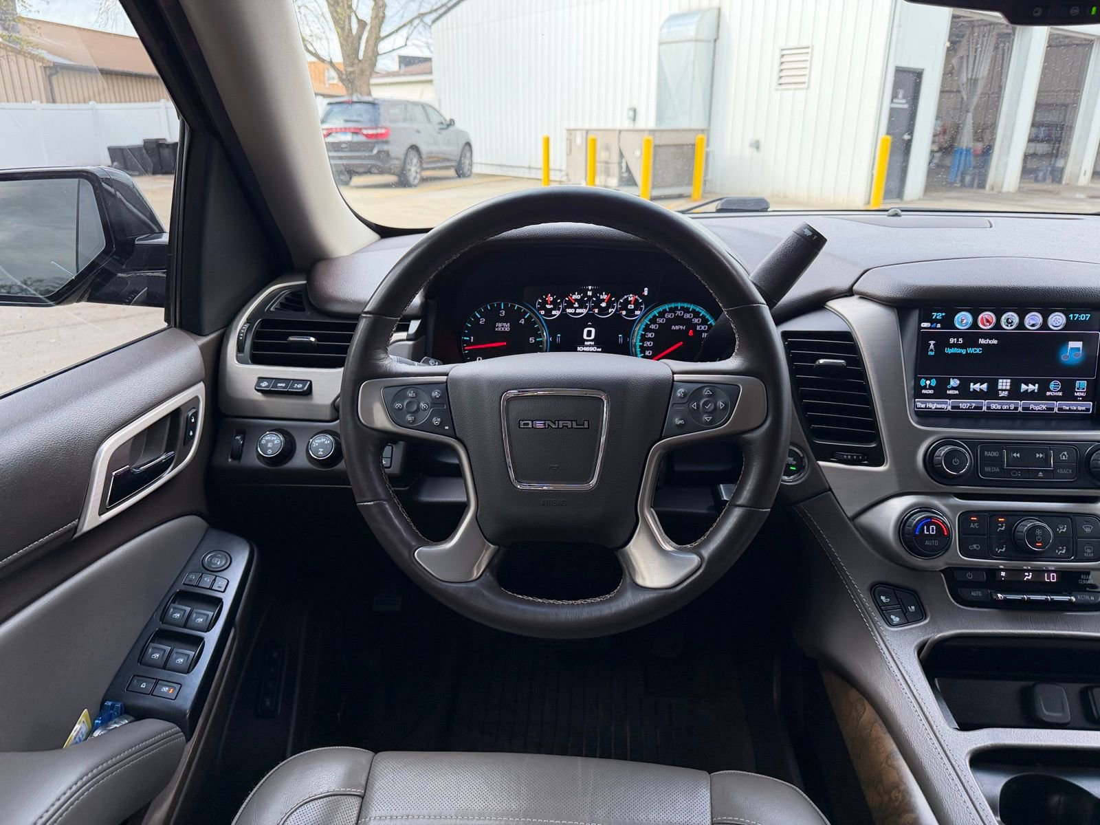 Used 2018 GMC Yukon XL Denali w/ Denali Ultimate Package image 2