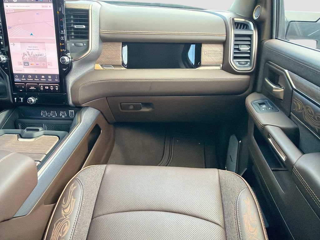 New 2026 RAM 2500 Limited AWD/4WD image 17