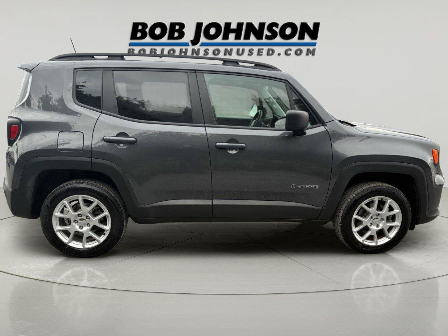 Used 2023 Jeep Renegade Latitude w/ Premium Group AWD/4WD image 8