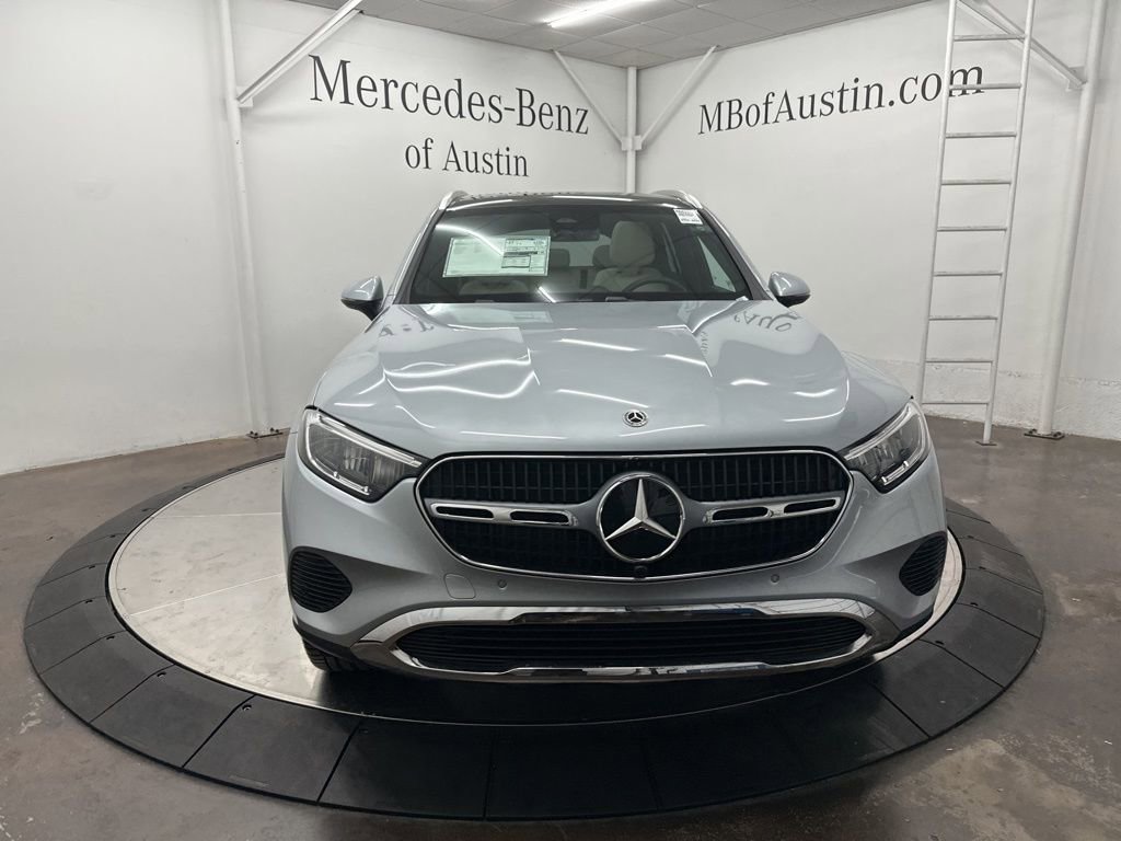 Used 2026 Mercedes-Benz GLC 300 image 2
