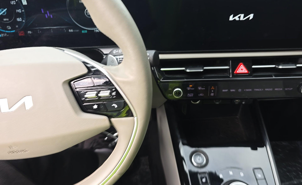 Used 2023 Kia Niro Wind w/ Wind Preserve Package FWD image 14