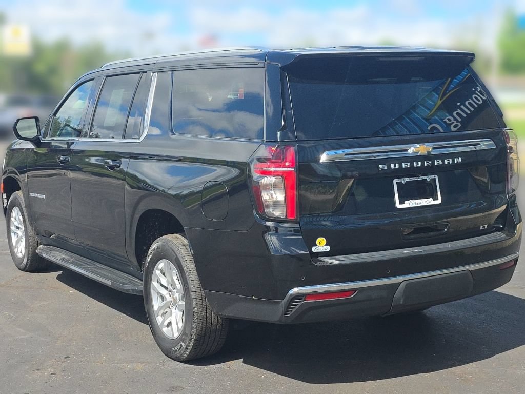 Used 2024 Chevrolet Suburban LT AWD/4WD image 4