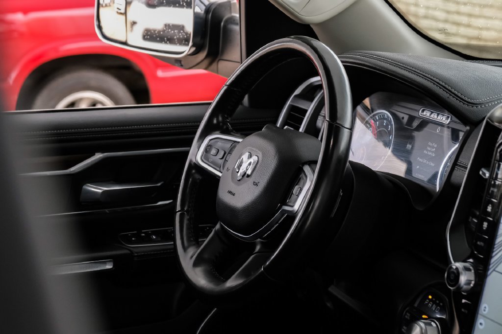 Used 2022 RAM 1500 Laramie AWD/4WD image 10