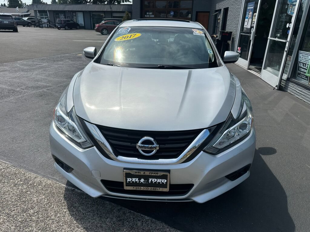Used 2017 Nissan Altima 2.5 SL w/ Moonroof Package FWD image 3