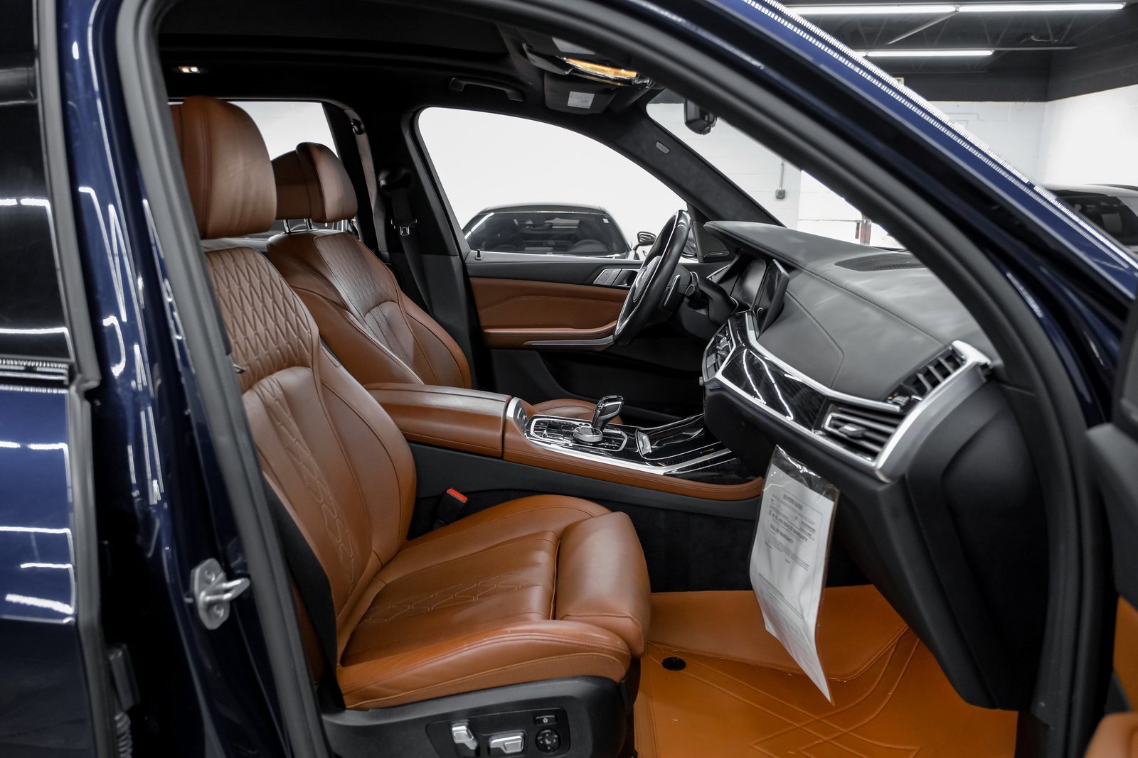 Used 2022 BMW X7 M50i w/ Executive Package image 37