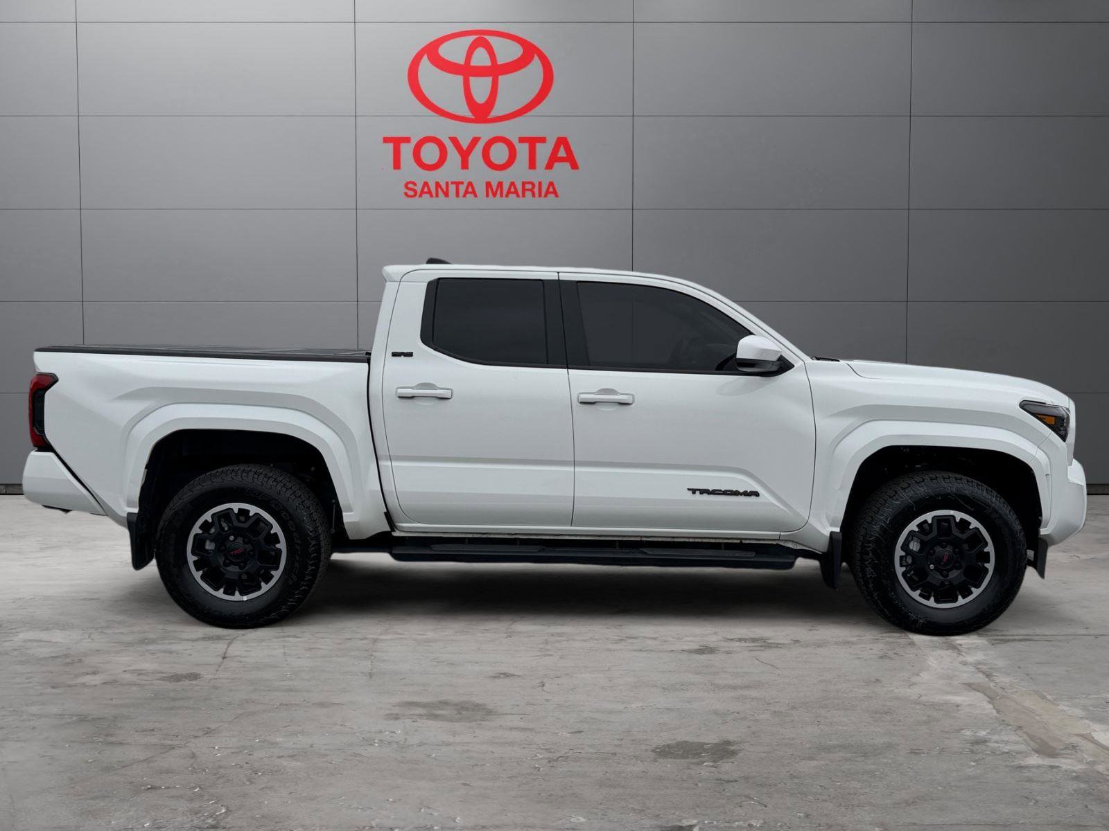 Used 2025 Toyota Tacoma SR5 AWD/4WD image 21