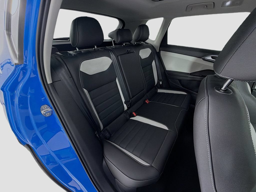 Certified 2025 Volkswagen Taos SEL AWD/4WD image 29