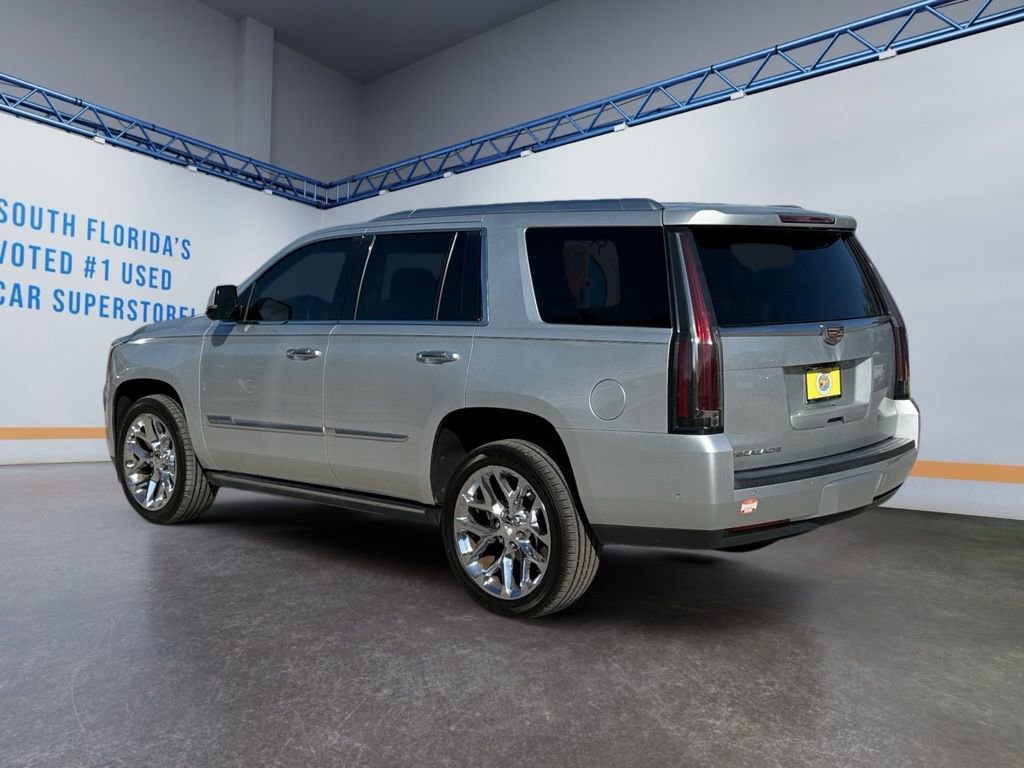 Used 2020 Cadillac Escalade Premium Luxury image 4