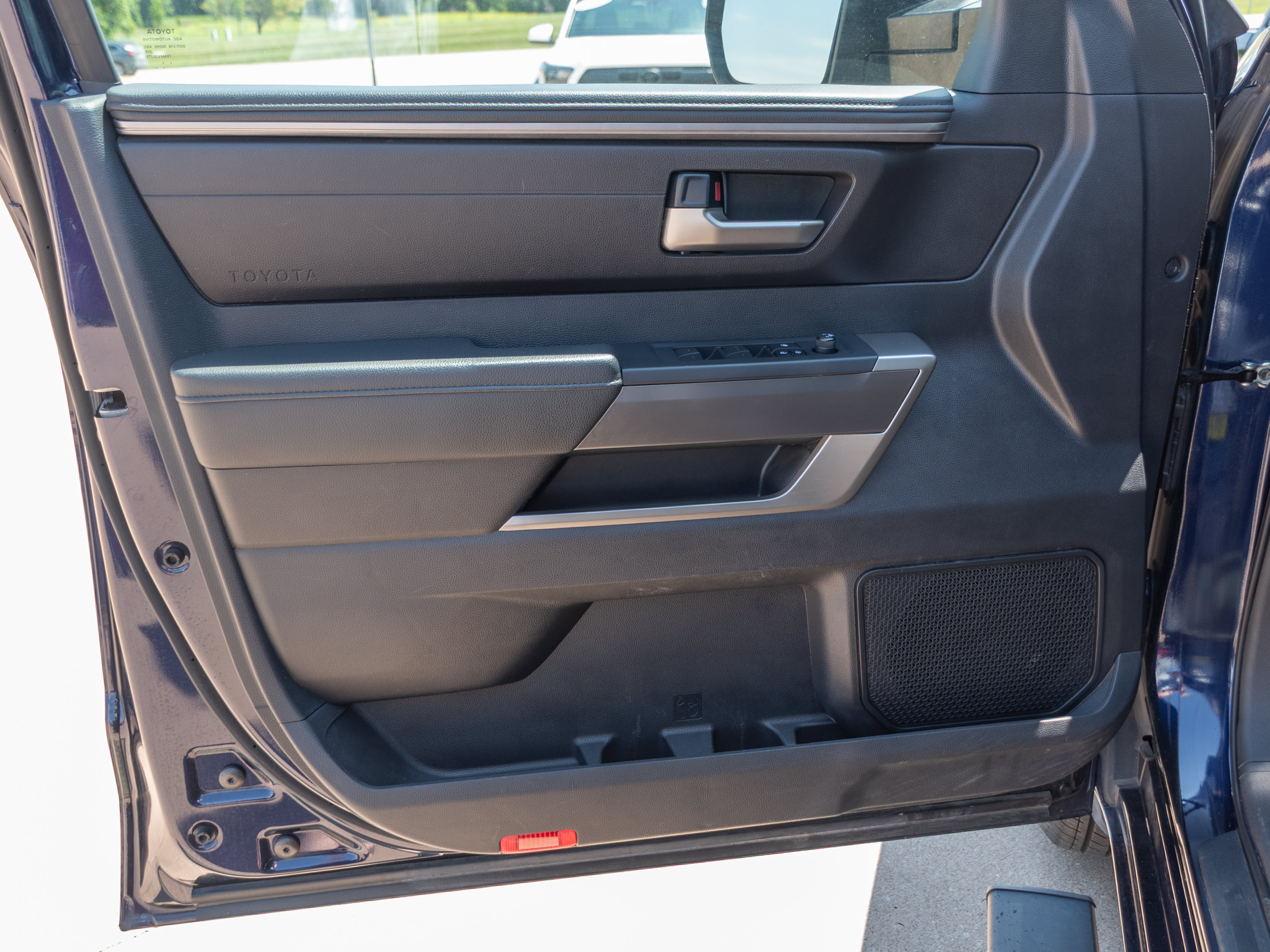 Used 2023 Toyota Tundra SR5 w/ SR5 Premium Package AWD/4WD image 8