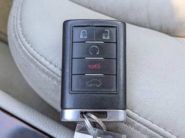 Used 2011 Cadillac DTS Luxury image 25