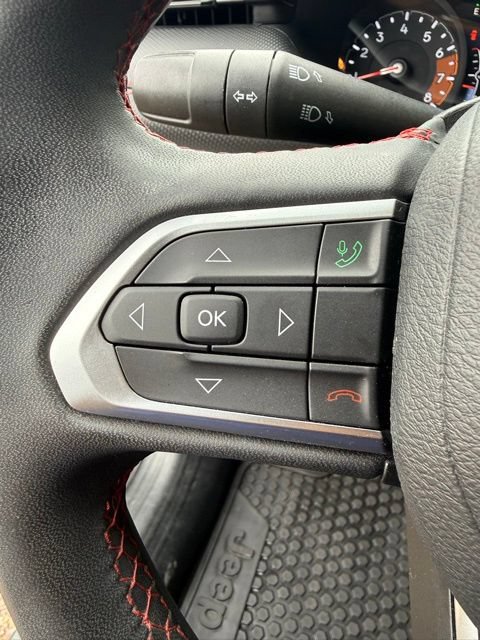 Used 2023 Jeep Compass Trailhawk AWD/4WD image 12