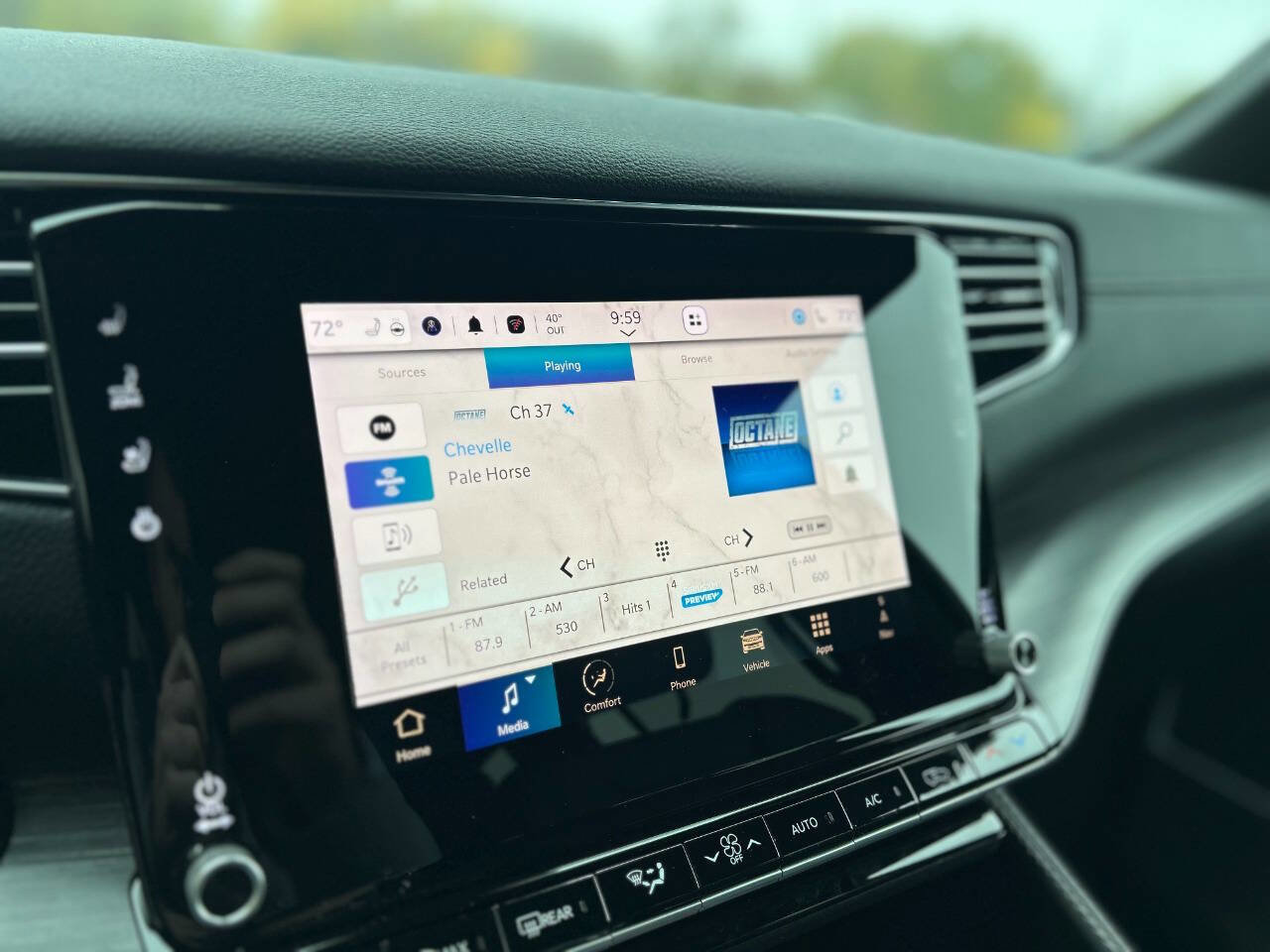 Used 2024 Jeep Wagoneer L Series III w/ Premium Group I image 10