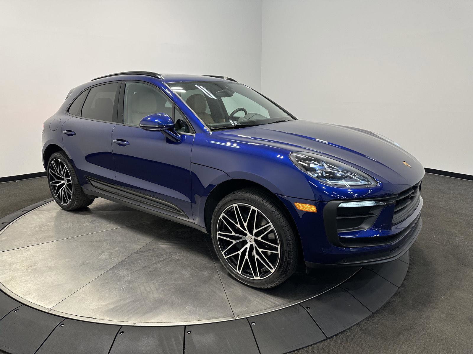 Certified 2026 Porsche Macan AWD/4WD image 9