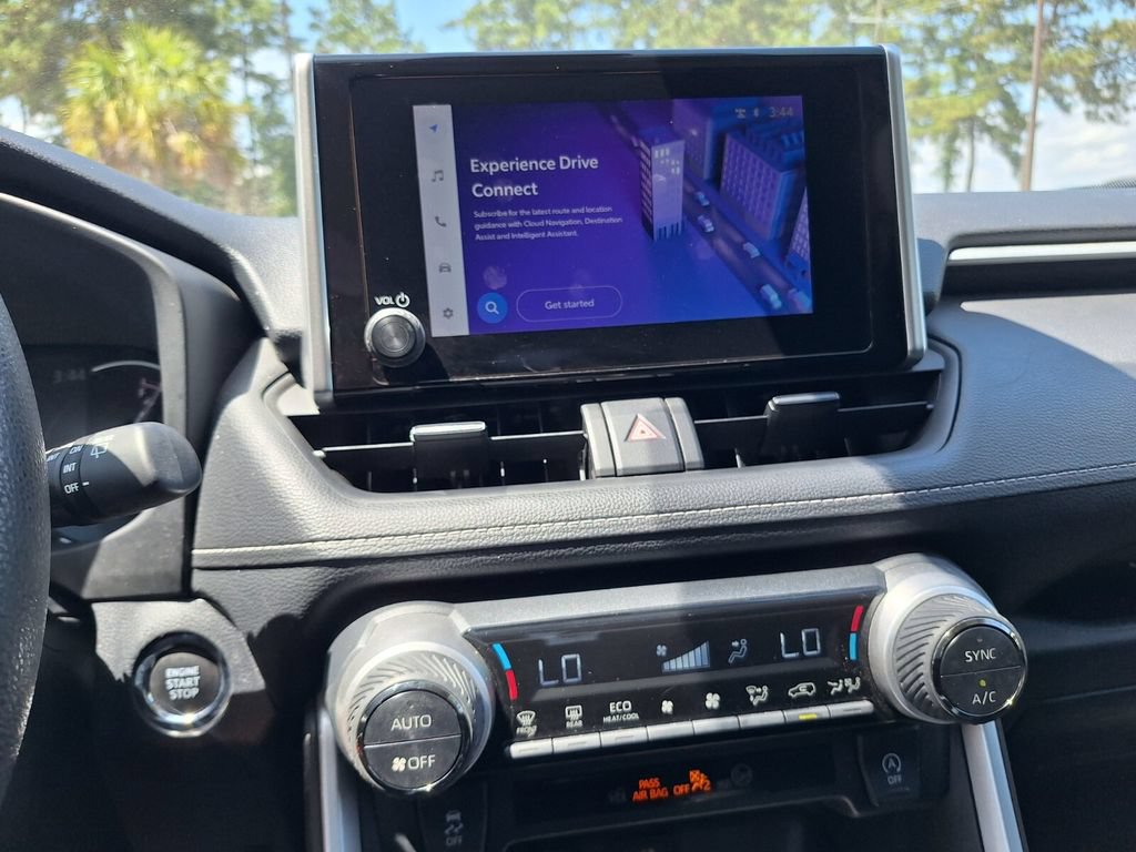 Used 2024 Toyota RAV4 XLE FWD image 12