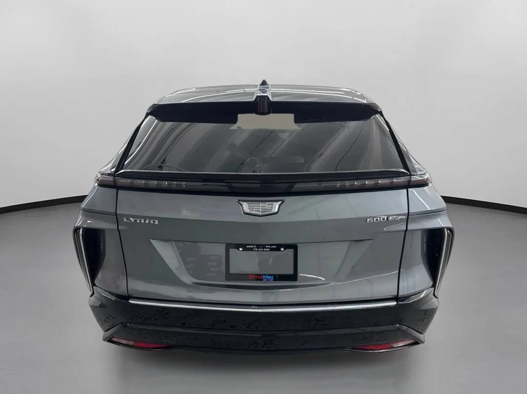 Used 2023 Cadillac Lyriq AWD image 8
