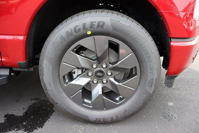 New 2025 Ford F150 Lightning Lariat w/ Max Trailer Tow Package image 16