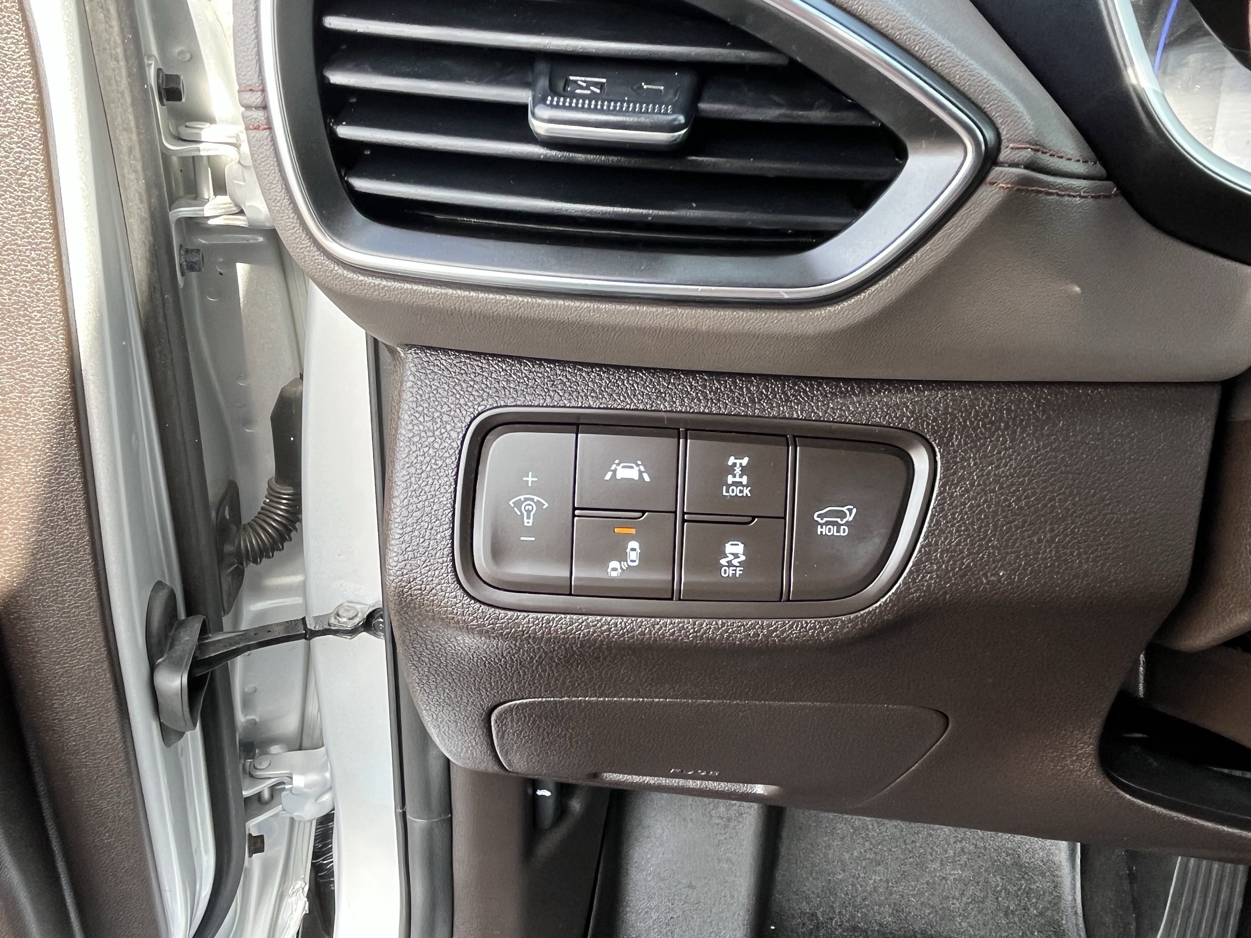 Used 2019 Hyundai Santa Fe Ultimate image 23