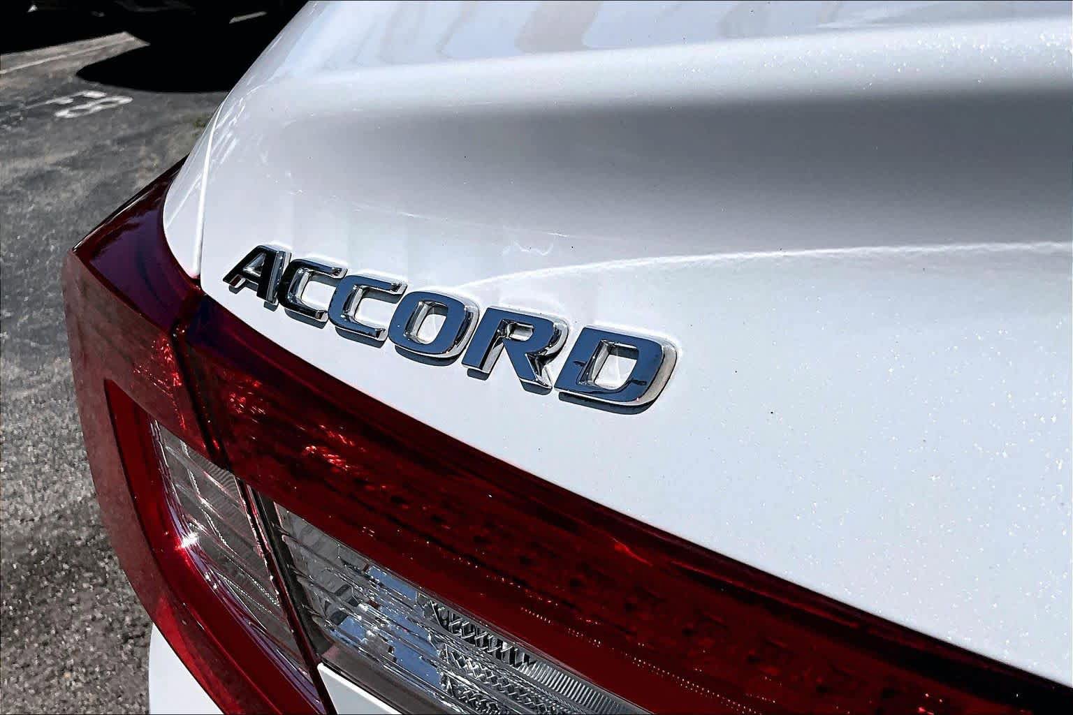 Used 2021 Honda Accord Touring image 10