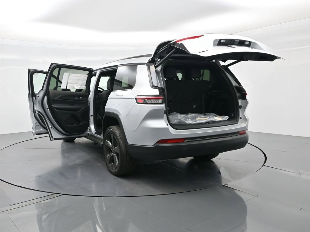 New 2025 Jeep Grand Cherokee L Altitude image 34