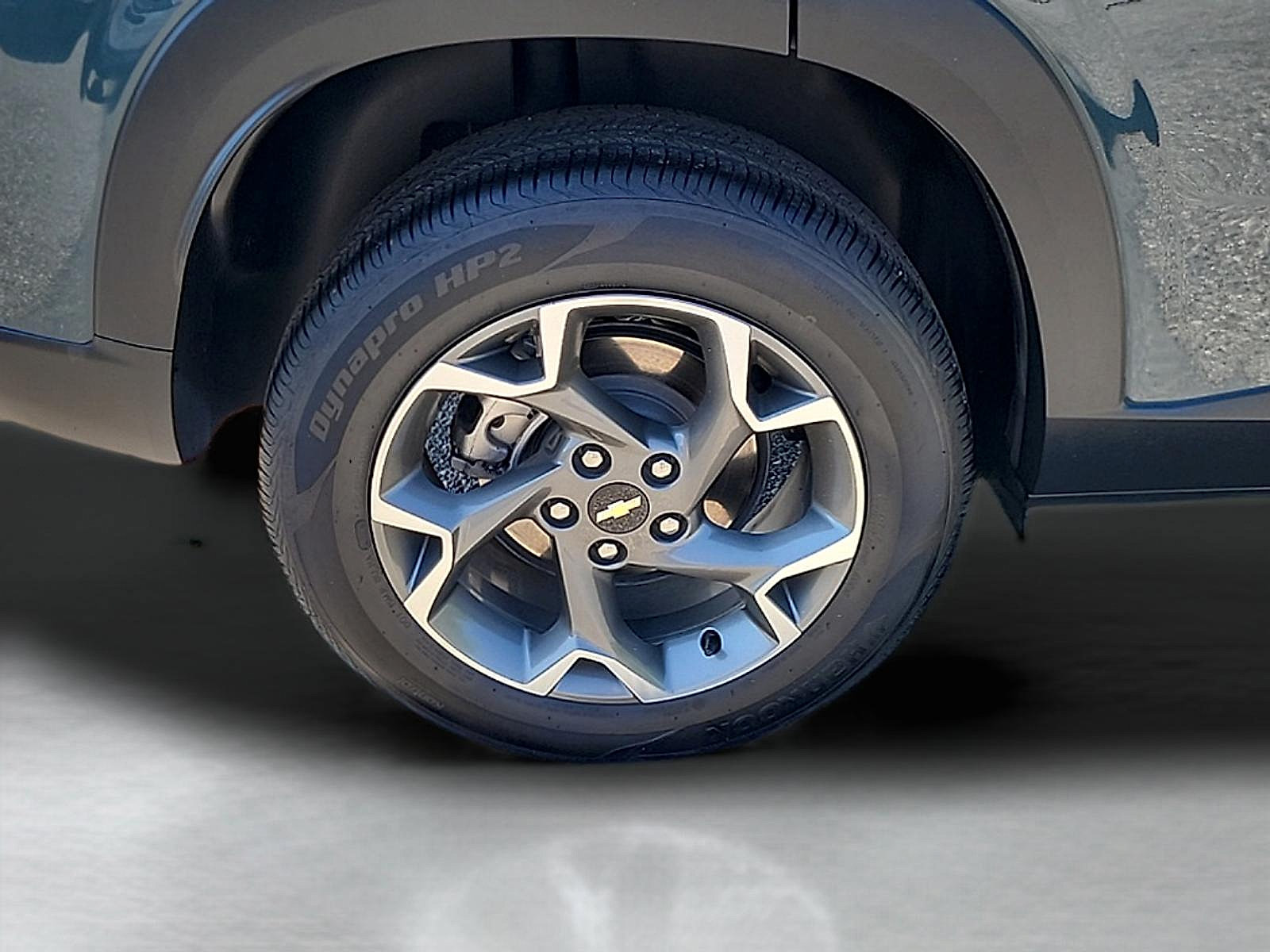 Used 2025 Chevrolet Trax LT FWD image 9